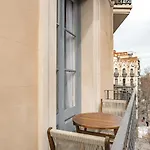 شقة Lovely With Balcony In Sagrada Familia *